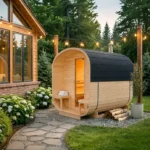 Sauna ogrodowa z piecem na drewno 220x240cm - kwadratowa widok na ogródku